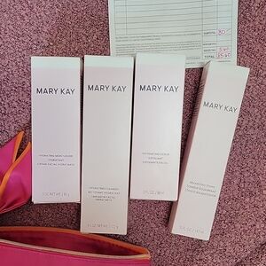 Mary Kay Skincare Set - White